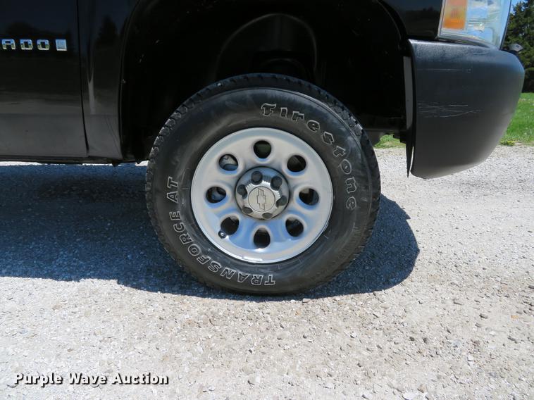image for item DG3996 2009 Chevrolet Silverado 1500 pickup truck