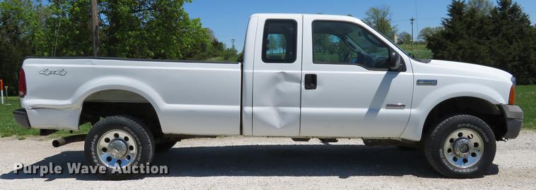 image for item DG3997 2005 Ford F350 Super Duty XL SuperCab pickup truck