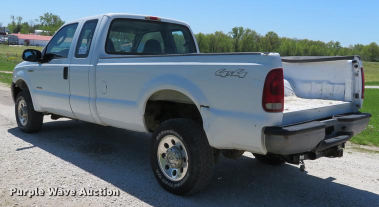 image for item DG3997 2005 Ford F350 Super Duty XL SuperCab pickup truck