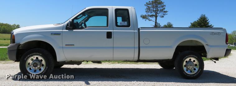 image for item DG3997 2005 Ford F350 Super Duty XL SuperCab pickup truck
