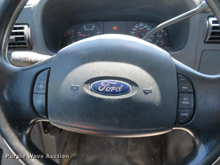 image for item DG3997 2005 Ford F350 Super Duty XL SuperCab pickup truck