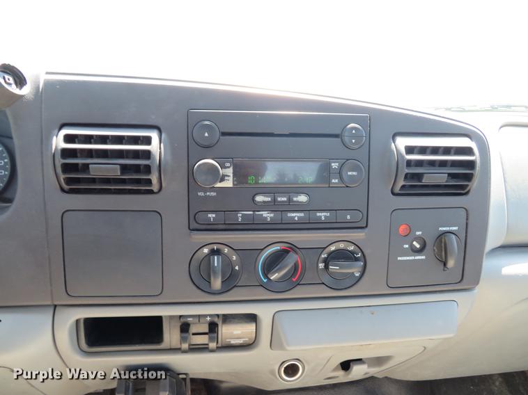 image for item DG3997 2005 Ford F350 Super Duty XL SuperCab pickup truck