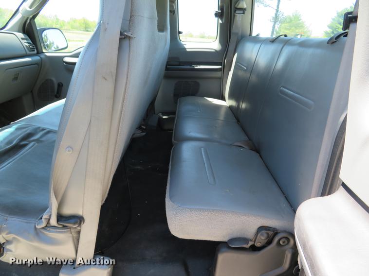 image for item DG3997 2005 Ford F350 Super Duty XL SuperCab pickup truck