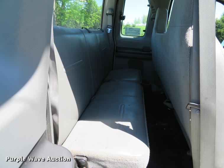 image for item DG3997 2005 Ford F350 Super Duty XL SuperCab pickup truck