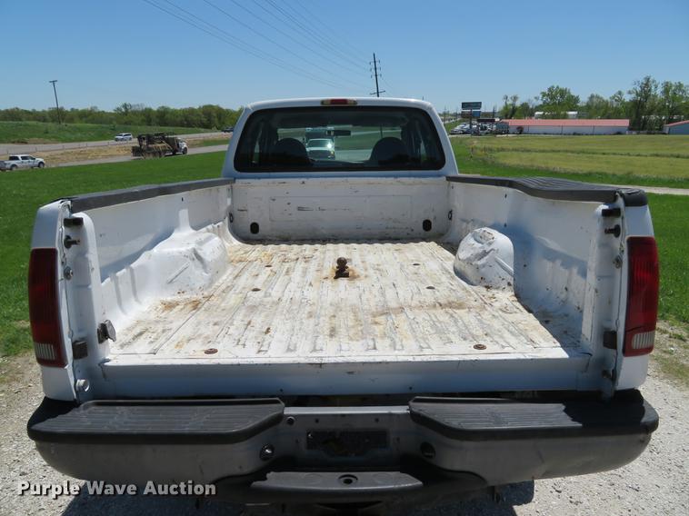 image for item DG3997 2005 Ford F350 Super Duty XL SuperCab pickup truck