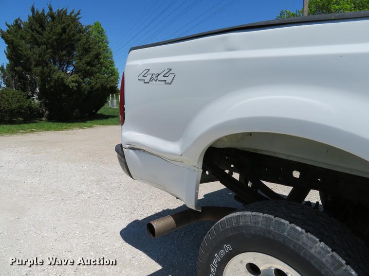 image for item DG3997 2005 Ford F350 Super Duty XL SuperCab pickup truck