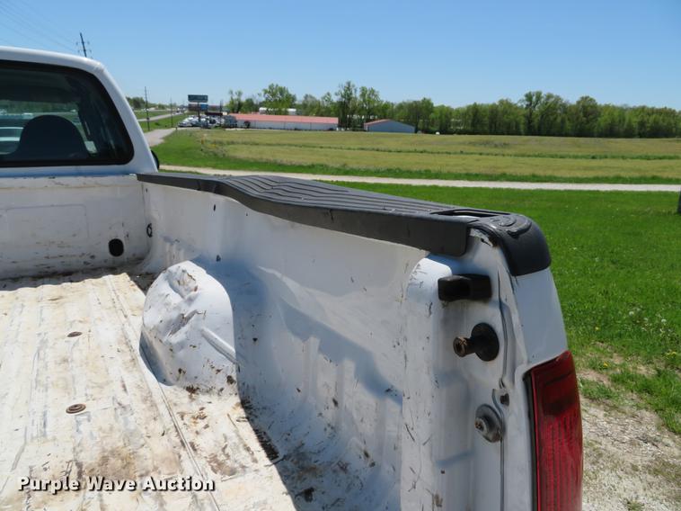 image for item DG3997 2005 Ford F350 Super Duty XL SuperCab pickup truck