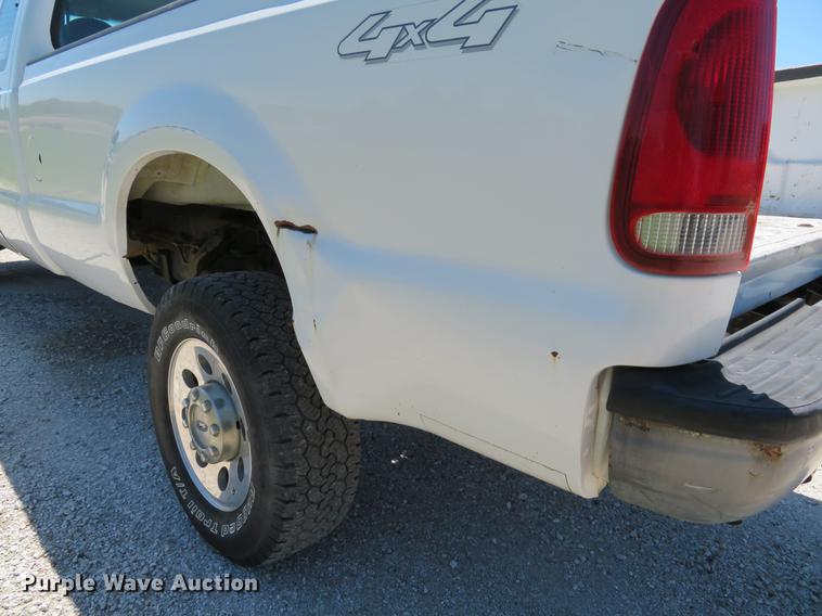 image for item DG3997 2005 Ford F350 Super Duty XL SuperCab pickup truck