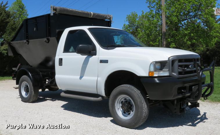 image for item DG3998 2003 Ford F250 Super Duty XL refuse bed pickup truck