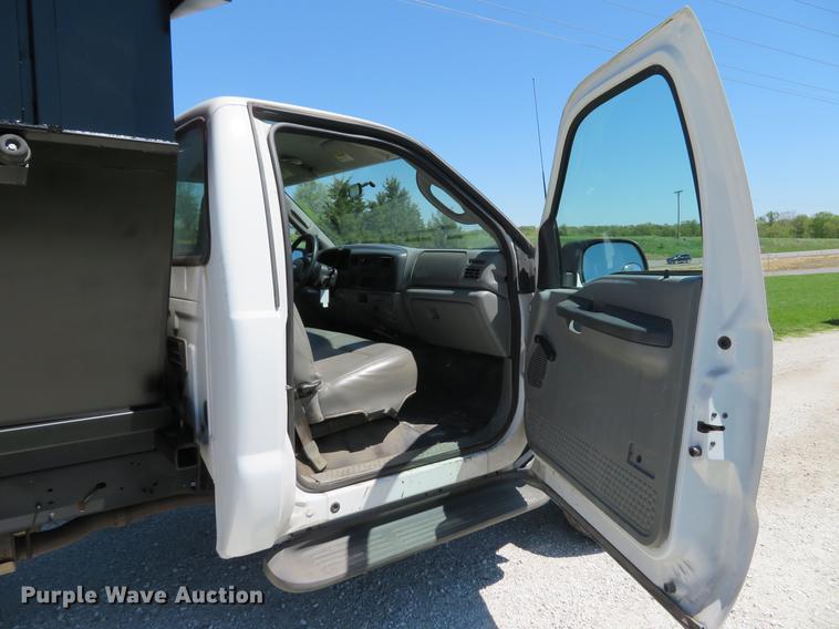 image for item DG3998 2003 Ford F250 Super Duty XL refuse bed pickup truck