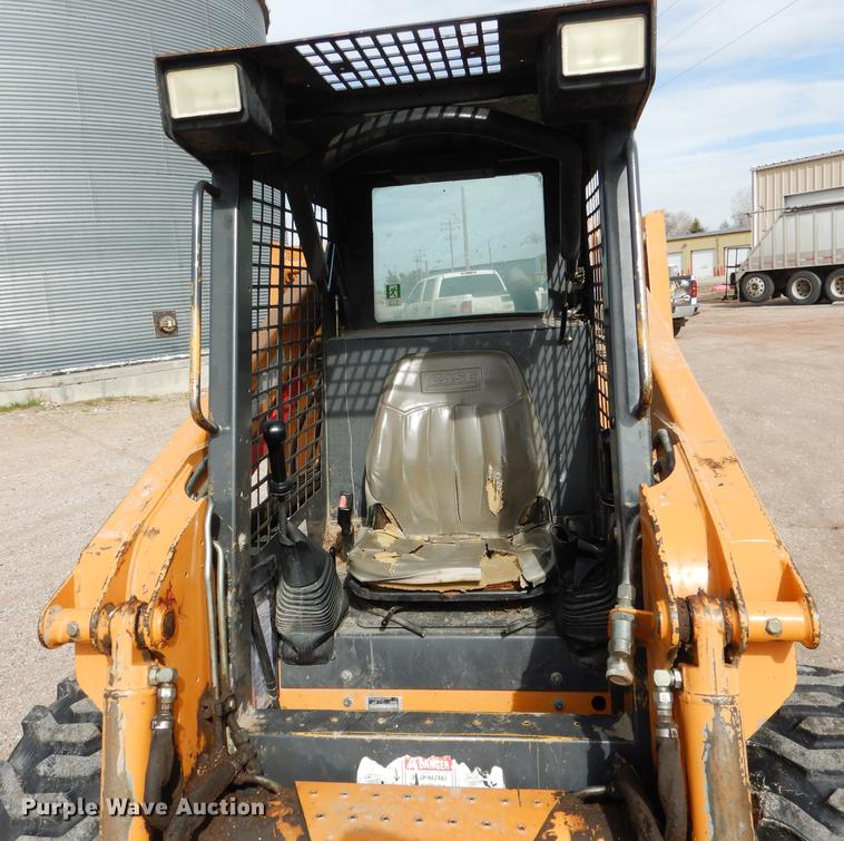 image for item DG5774 2002 Case 40XT skid steer