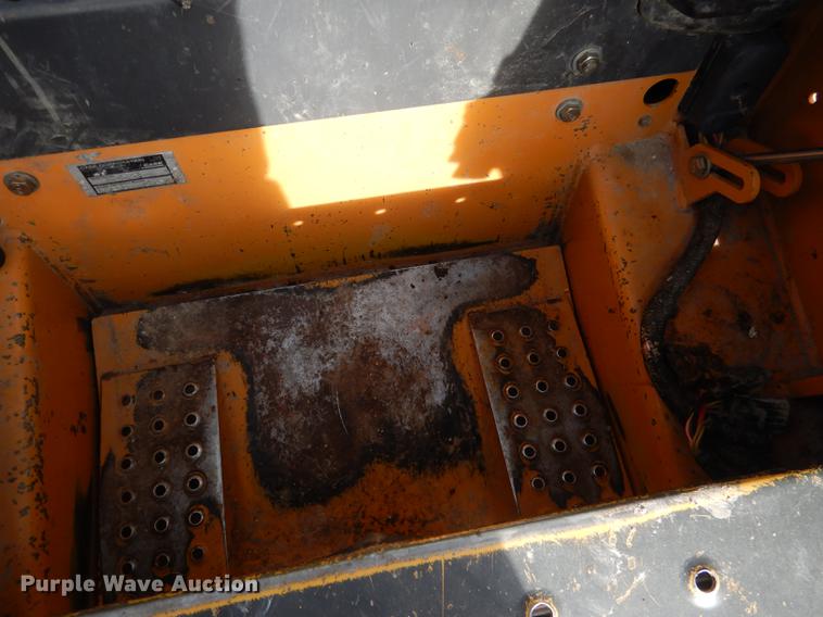 image for item DG5774 2002 Case 40XT skid steer