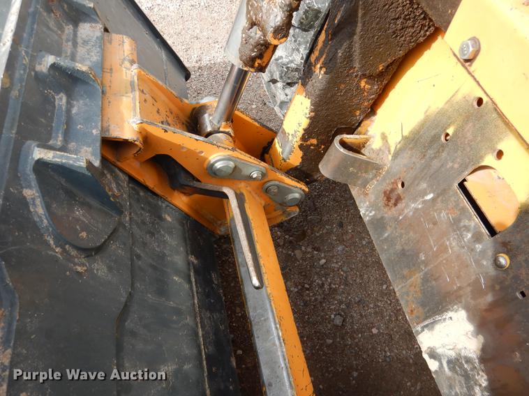 image for item DG5774 2002 Case 40XT skid steer