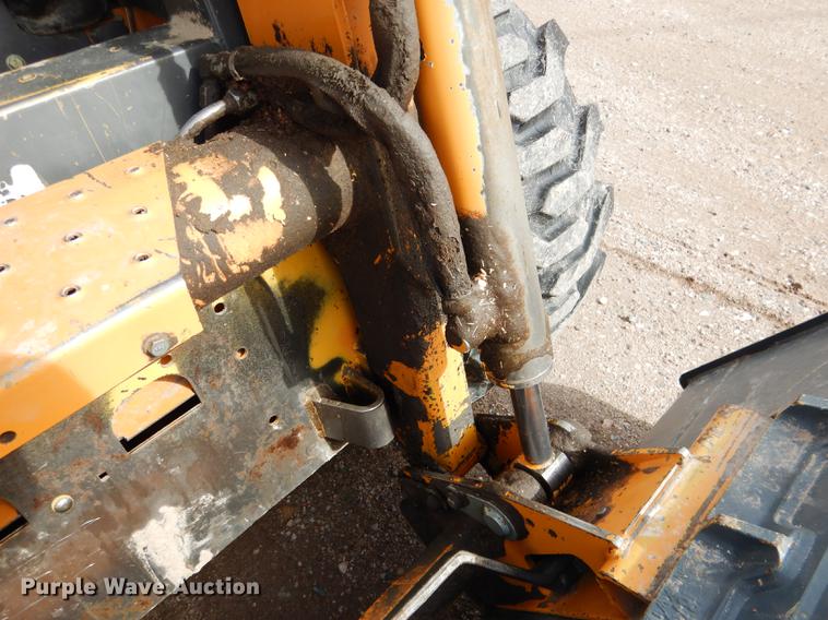 image for item DG5774 2002 Case 40XT skid steer
