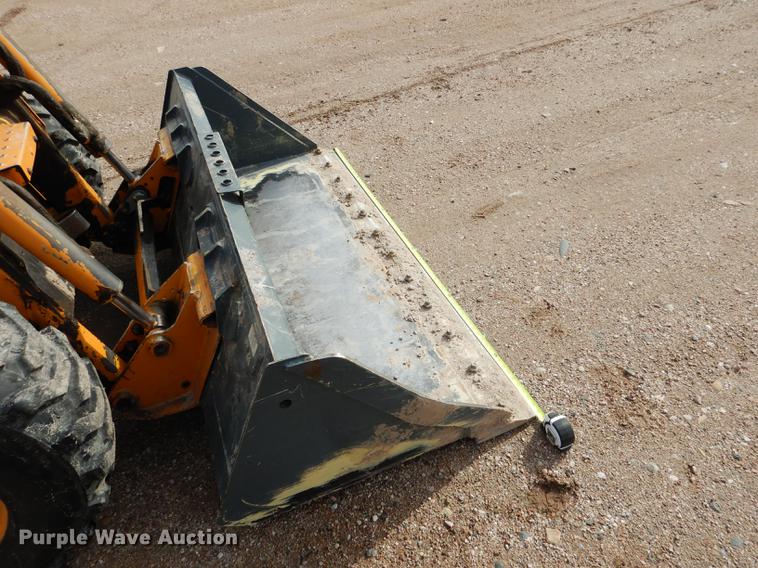 image for item DG5774 2002 Case 40XT skid steer