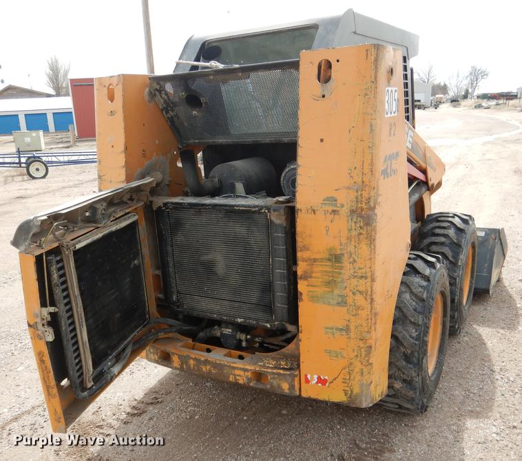 image for item DG5774 2002 Case 40XT skid steer