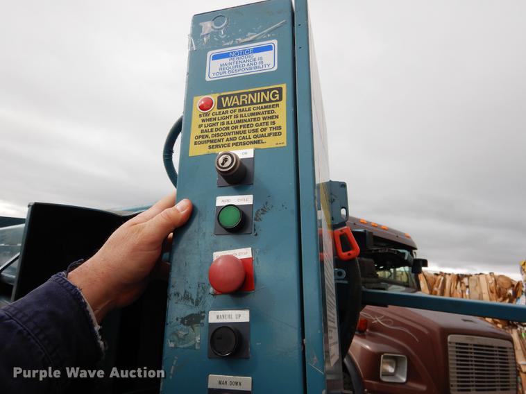 image for item DG5775 Marathon 6030HD baler