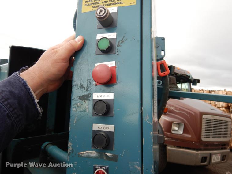 image for item DG5775 Marathon 6030HD baler