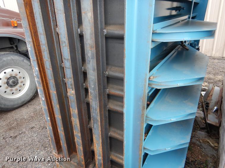 image for item DG5775 Marathon 6030HD baler