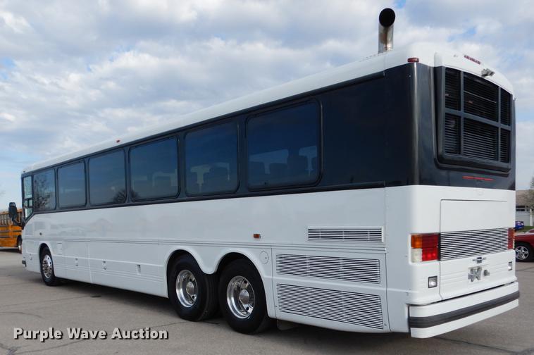 image for item DG5776 1999 Blue Bird Touring Coach LTC40 coach bus