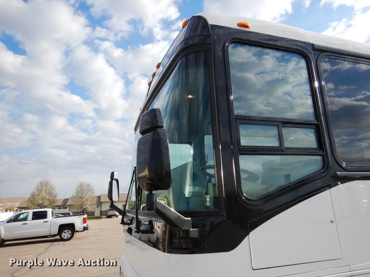 image for item DG5776 1999 Blue Bird Touring Coach LTC40 coach bus