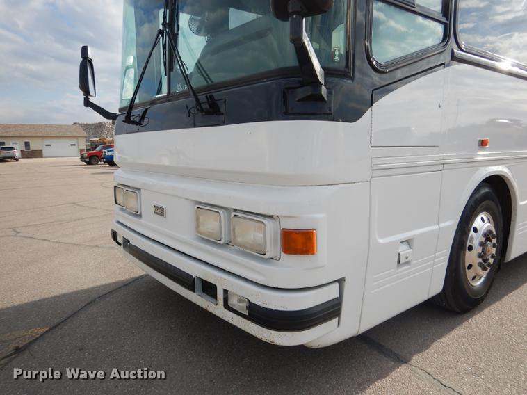 image for item DG5776 1999 Blue Bird Touring Coach LTC40 coach bus