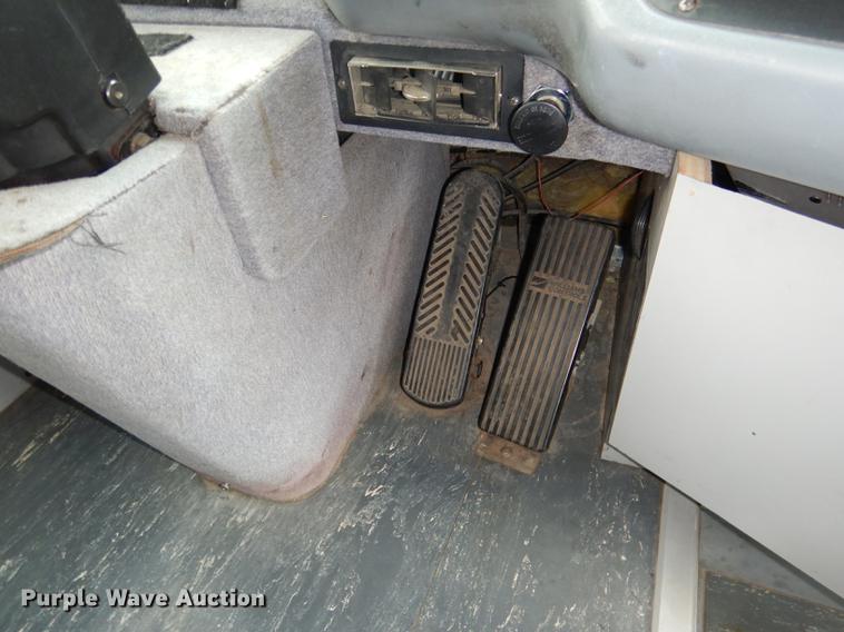 image for item DG5776 1999 Blue Bird Touring Coach LTC40 coach bus