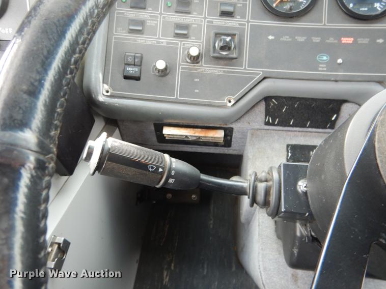 image for item DG5776 1999 Blue Bird Touring Coach LTC40 coach bus