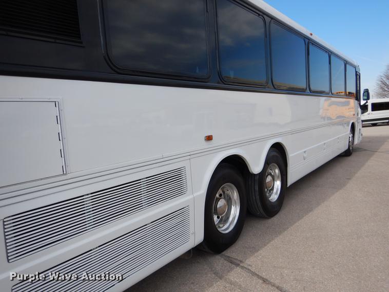 image for item DG5776 1999 Blue Bird Touring Coach LTC40 coach bus