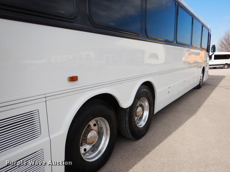 image for item DG5776 1999 Blue Bird Touring Coach LTC40 coach bus