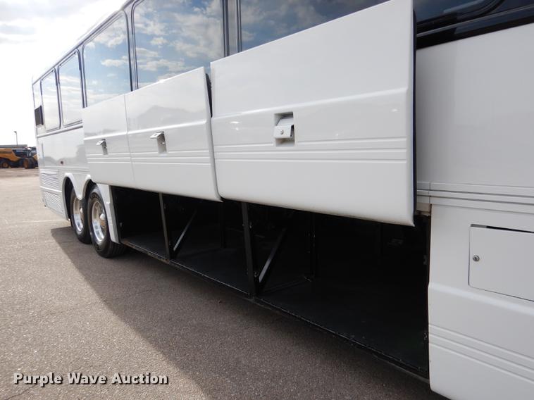 image for item DG5776 1999 Blue Bird Touring Coach LTC40 coach bus