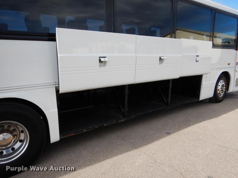 image for item DG5776 1999 Blue Bird Touring Coach LTC40 coach bus