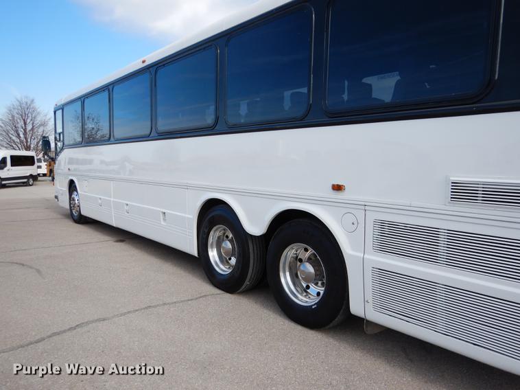 image for item DG5776 1999 Blue Bird Touring Coach LTC40 coach bus