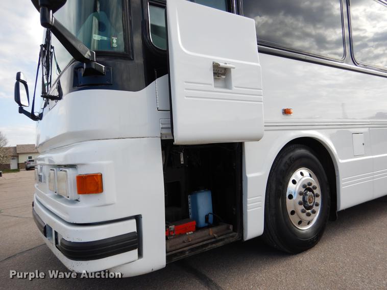 image for item DG5776 1999 Blue Bird Touring Coach LTC40 coach bus