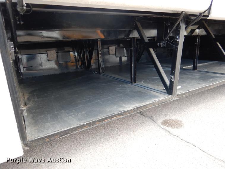 image for item DG5776 1999 Blue Bird Touring Coach LTC40 coach bus