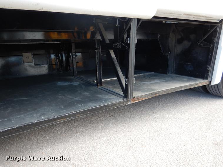 image for item DG5776 1999 Blue Bird Touring Coach LTC40 coach bus