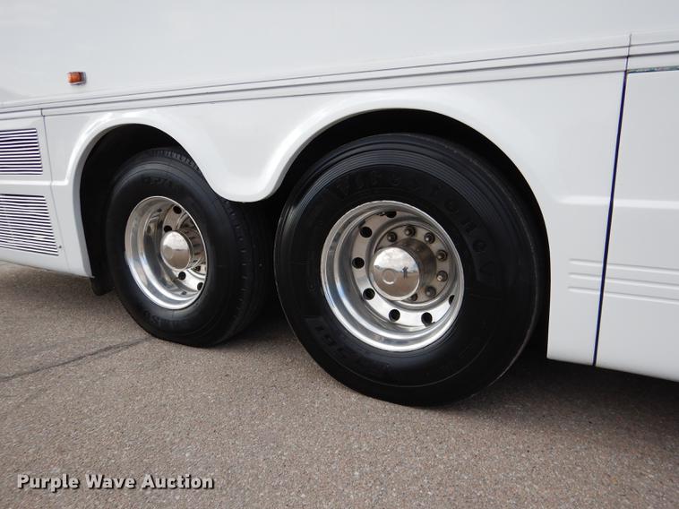 image for item DG5776 1999 Blue Bird Touring Coach LTC40 coach bus