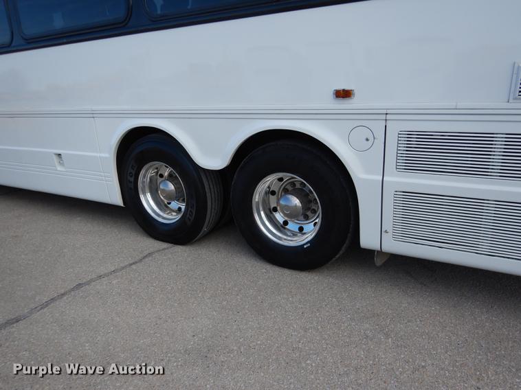 image for item DG5776 1999 Blue Bird Touring Coach LTC40 coach bus