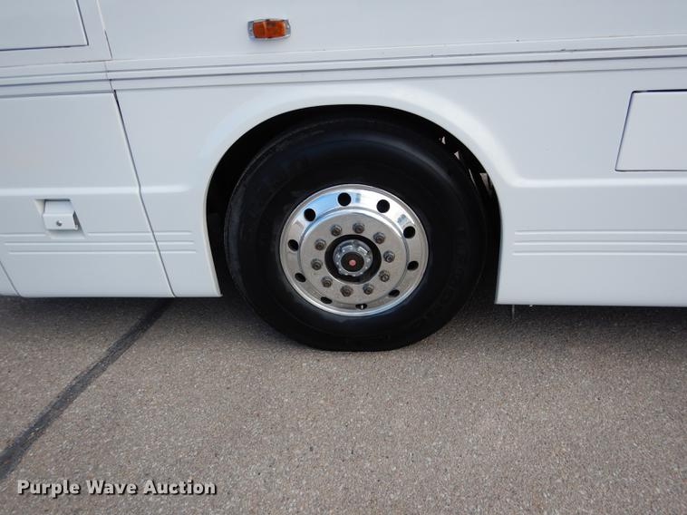 image for item DG5776 1999 Blue Bird Touring Coach LTC40 coach bus