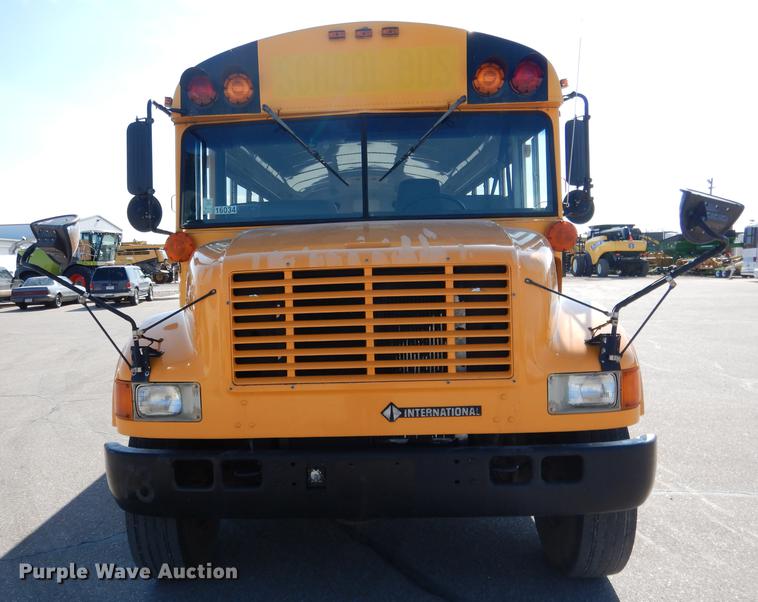 image for item DG5777 1998 International 3800 Thomas school bus