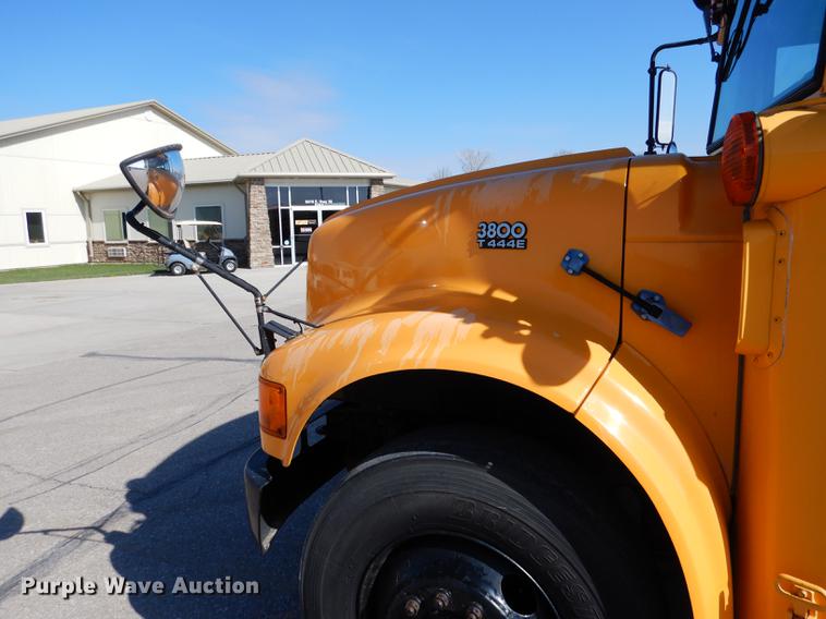 image for item DG5777 1998 International 3800 Thomas school bus