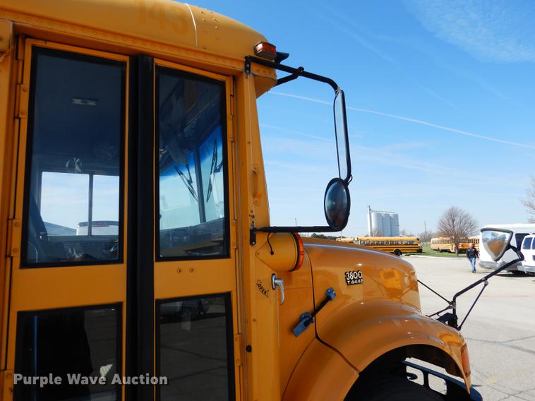 image for item DG5777 1998 International 3800 Thomas school bus