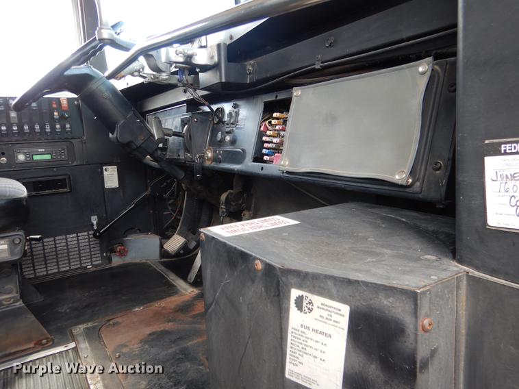 image for item DG5777 1998 International 3800 Thomas school bus