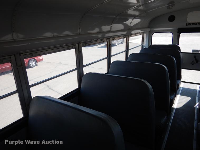 image for item DG5777 1998 International 3800 Thomas school bus