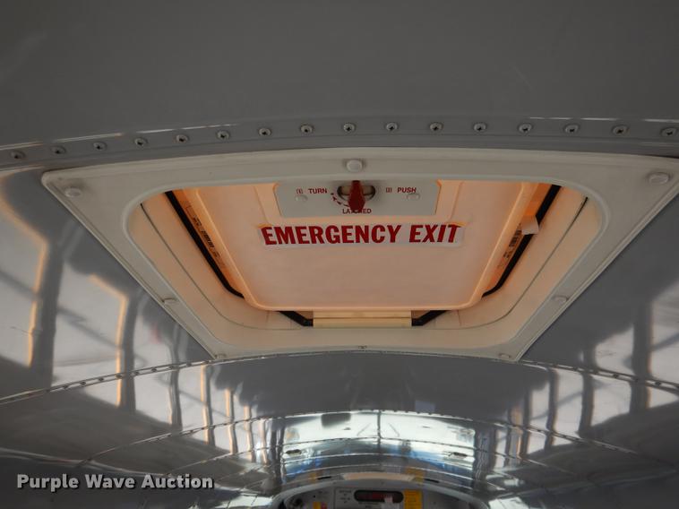 image for item DG5777 1998 International 3800 Thomas school bus