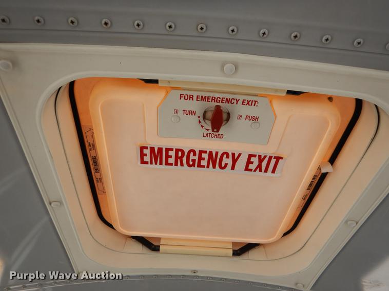 image for item DG5777 1998 International 3800 Thomas school bus