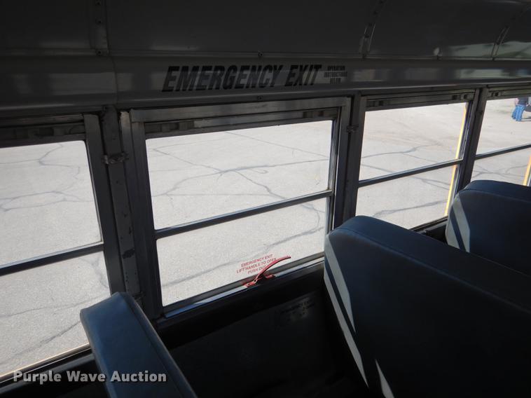 image for item DG5777 1998 International 3800 Thomas school bus