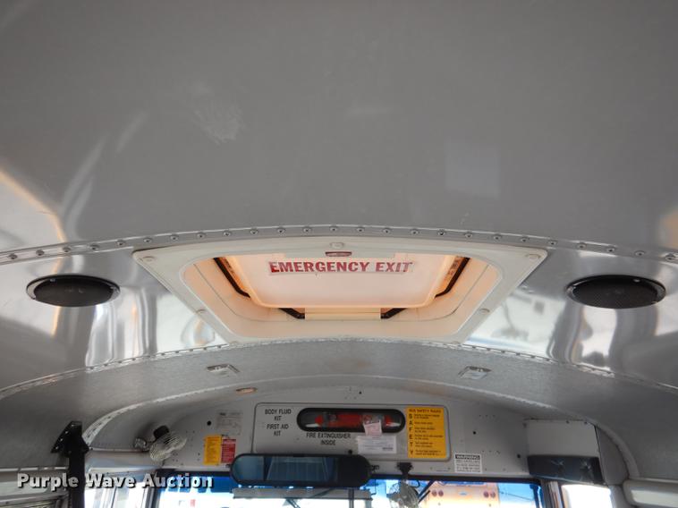 image for item DG5777 1998 International 3800 Thomas school bus