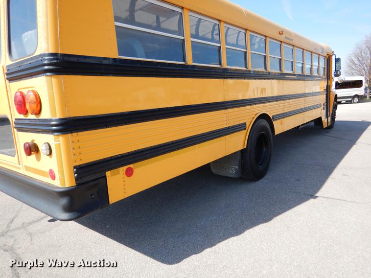 image for item DG5777 1998 International 3800 Thomas school bus