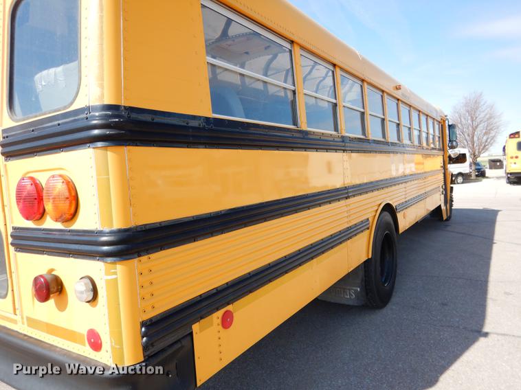 image for item DG5777 1998 International 3800 Thomas school bus